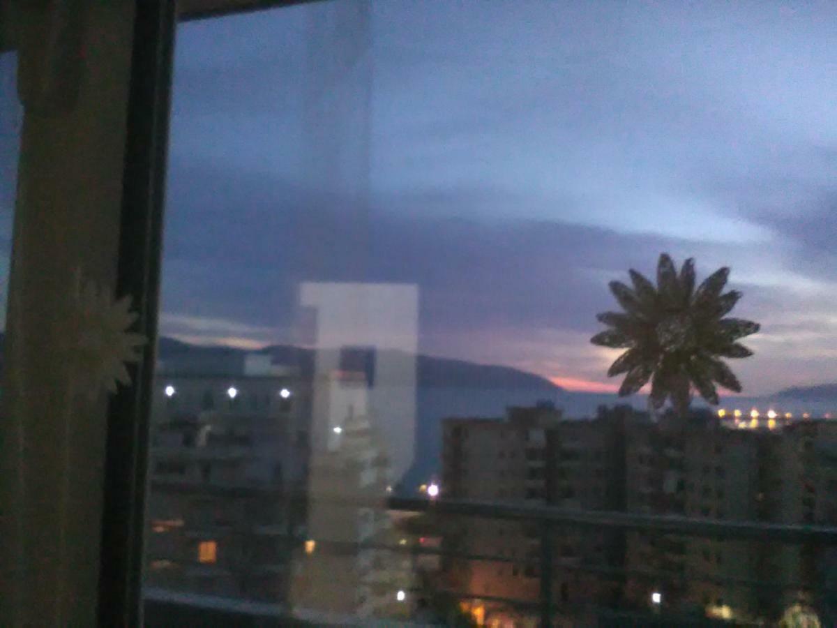 Lindita'S Seaview Appartment Wlora Zewnętrze zdjęcie